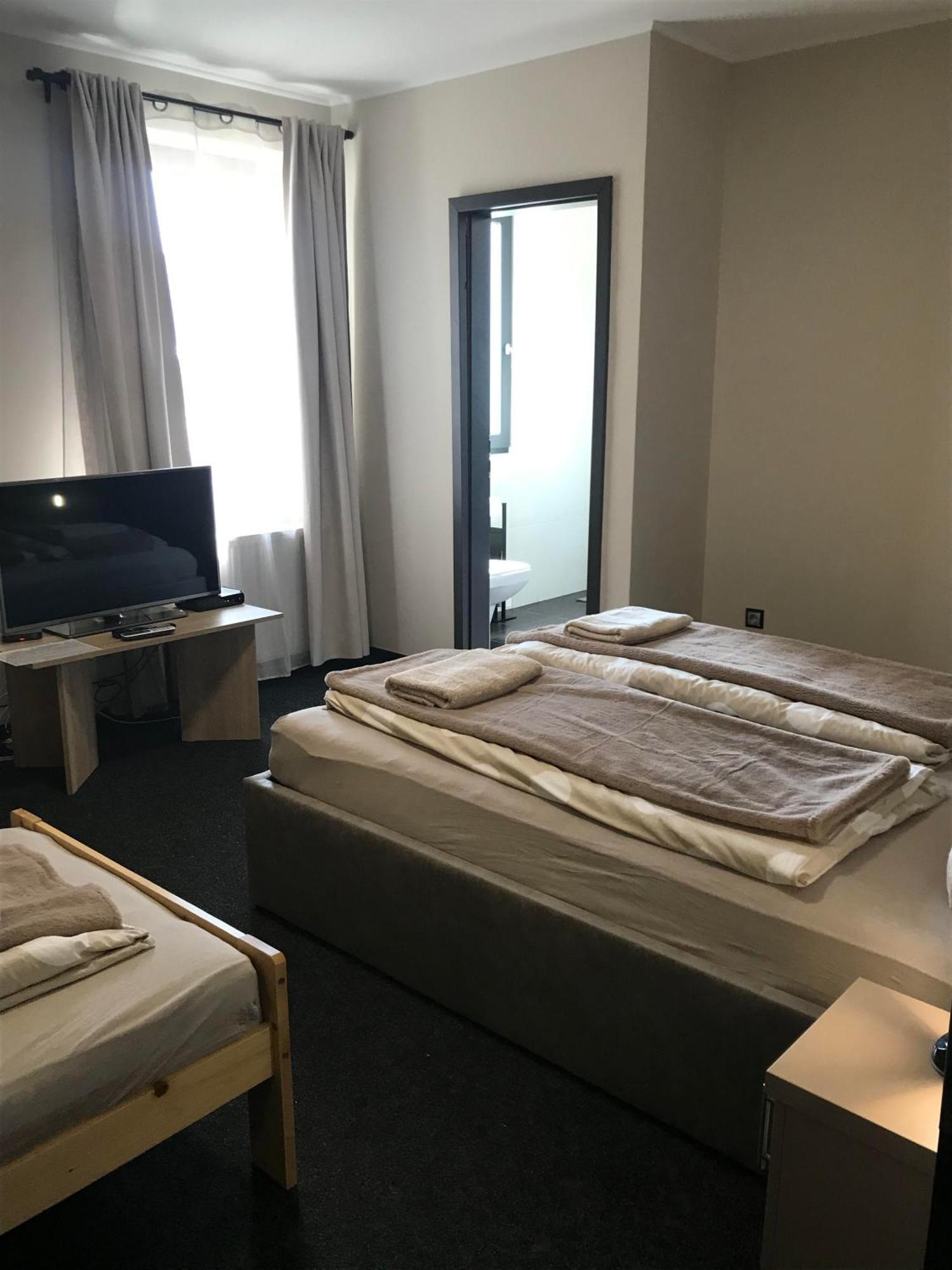 Pihenj Meg Vendégház Nyíregyháza Esterno foto