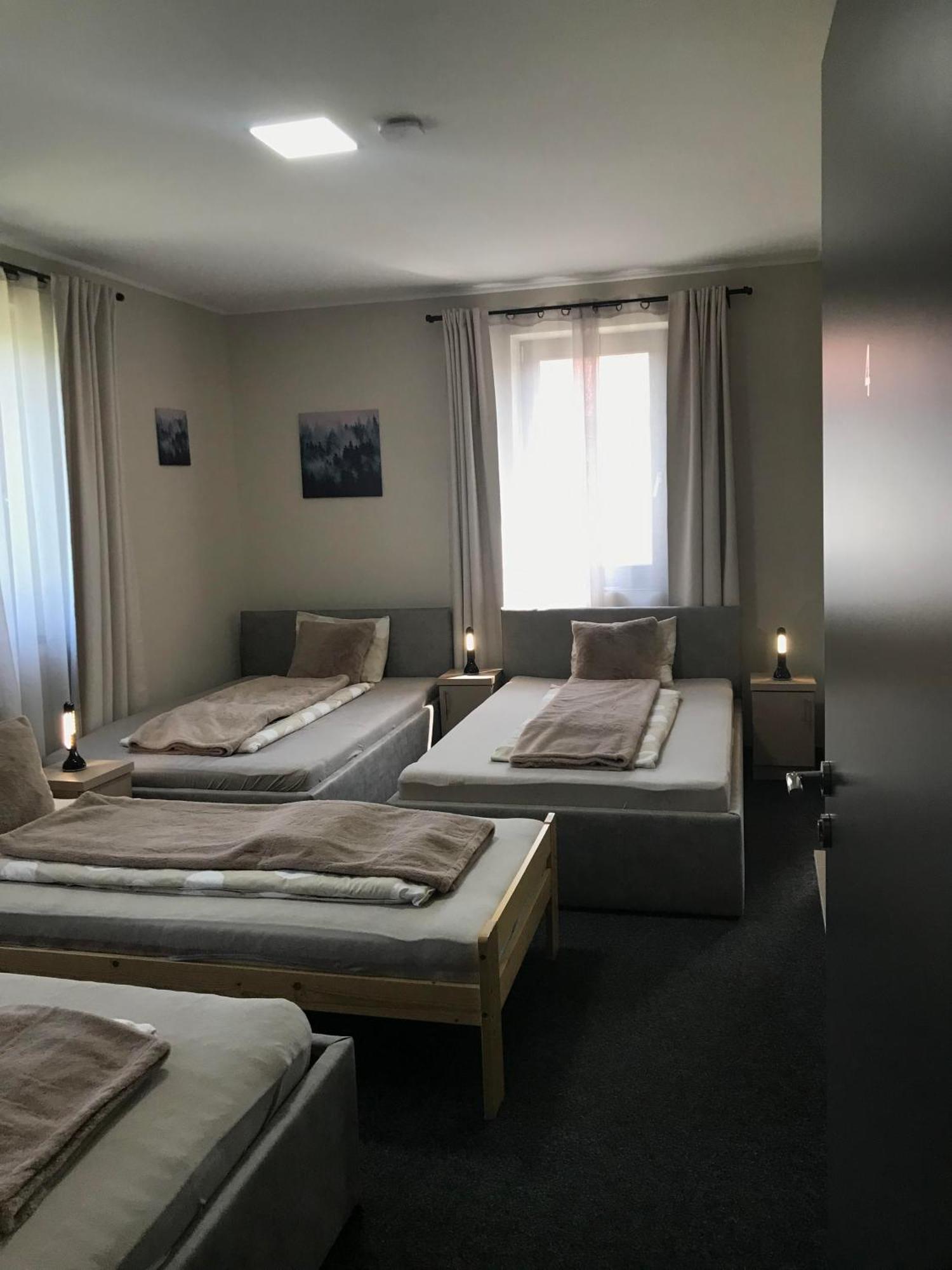 Hotel Pihenj Meg Vendégház Nyíregyháza Esterno foto