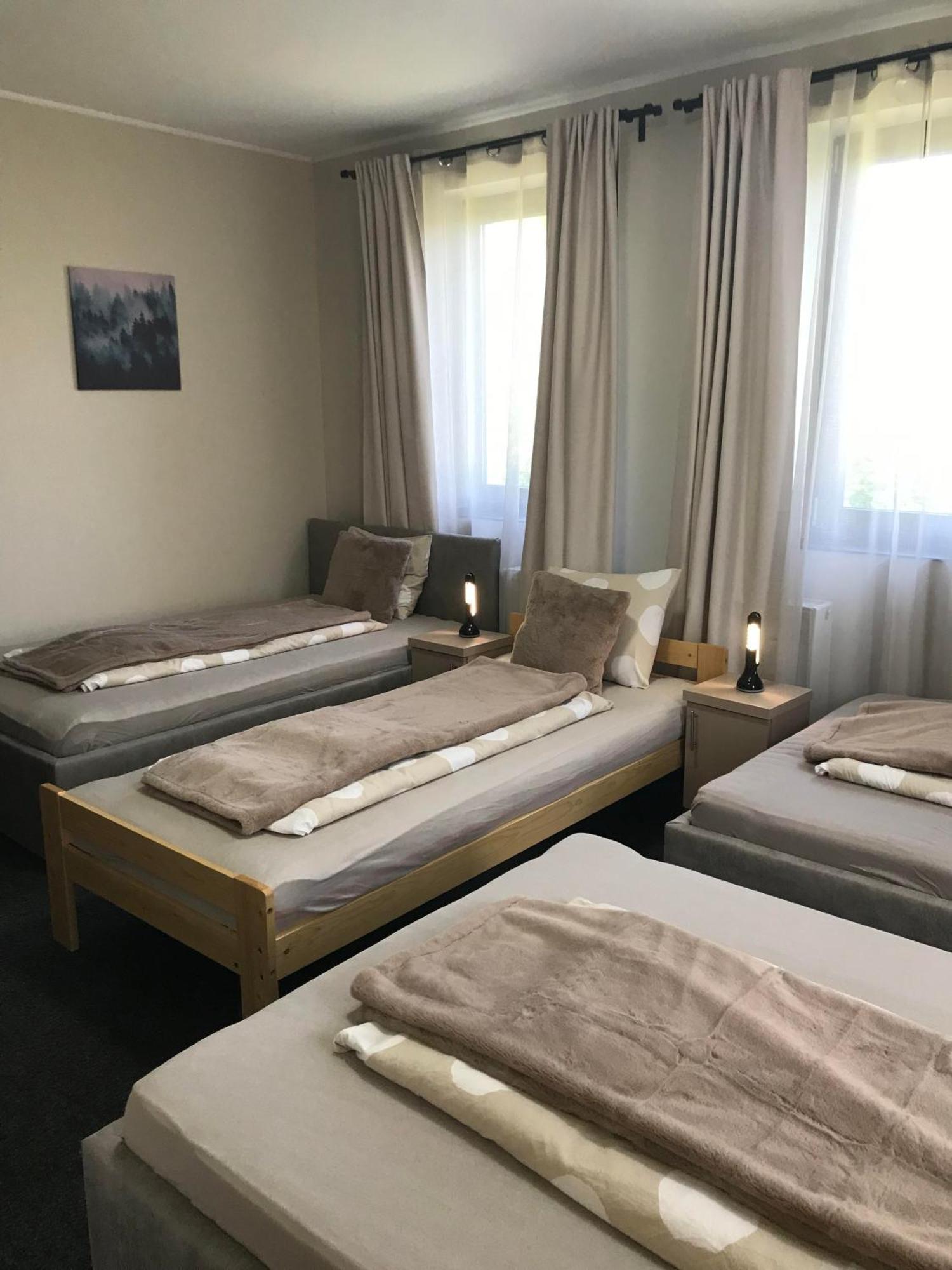 Pihenj Meg Vendégház Nyíregyháza Esterno foto